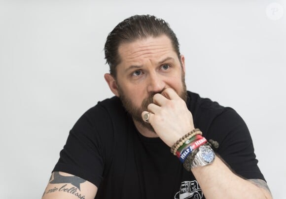 Tom Hardy en conférence de presse pour la série "Taboo" à Beverly Hills. Le 11 janvier 2017