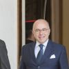 François Hollande, président de la République et Bernard Cazeneuve, premier ministre - Sortie du conseil des ministres au palais de l'Elysée à Paris, le 26 avril 2017. © Pierre Pérusseau/Bestimage