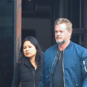 Exclusif - Eric Dane fait du shopping avec une mystérieuse inconnue à Beverly Hills le 22 décembre 2016. Eric Dane, toujours marié à Rebecca Gayheart ne porte plus son alliance.
