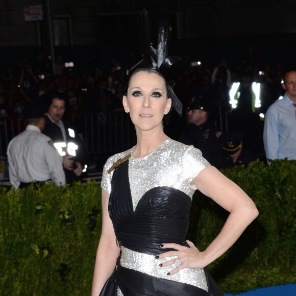 Céline Dion sur le tapis rouge du MET 2017 Costume Institute Gala sur le thème de "Rei Kawakubo/Comme des Garçons: Art Of The In-Between" à New York, le 1er mai 2017.