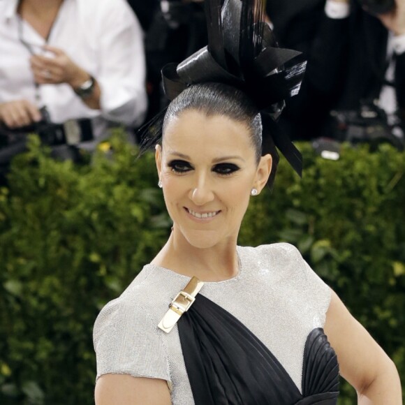 Céline Dion sur le tapis rouge du MET 2017 Costume Institute Gala sur le thème de "Rei Kawakubo/Comme des Garçons: Art Of The In-Between" à New York, le 1er mai 2017.