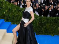 Céline Dion : Robe fendue à la cuisse et coiffure surprenante au Met Gala 2017