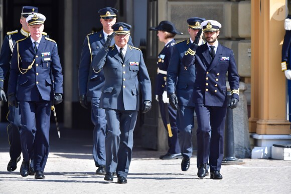 Le roi Carl Gustav et le prince Carl Philip de Suède - Célébration du 71ème anniversaire du roi Carl Gustav de Suède à Stockholm le 30 avril 2017 30/04/2017 - Stockholm