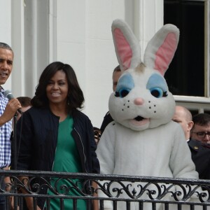 Barack Obama et sa femme Michelle Obama lors de la traditionnelle chasse aux oeufs de Pâques de la Maison Blanche à Washington, le 28 mars 2016. © Christy Bowe/Globe Photos/Zuma Press/Bestimage