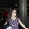 Salma Hayek et sa fille Valentina arrivent à l'aéroport LAX de Los Angeles. Le 24 mars 2016