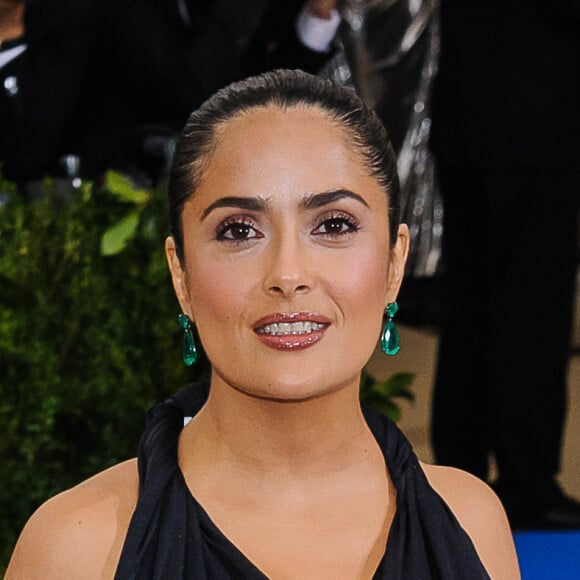 Salma Hayek - Photocall du MET 2017 Costume Institute Gala sur le thème de "Rei Kawakubo/Comme des Garçons: Art Of The In-Between" à New York. Le 1er mai 2017 © Christopher Smith / Zuma Press / Bestimage