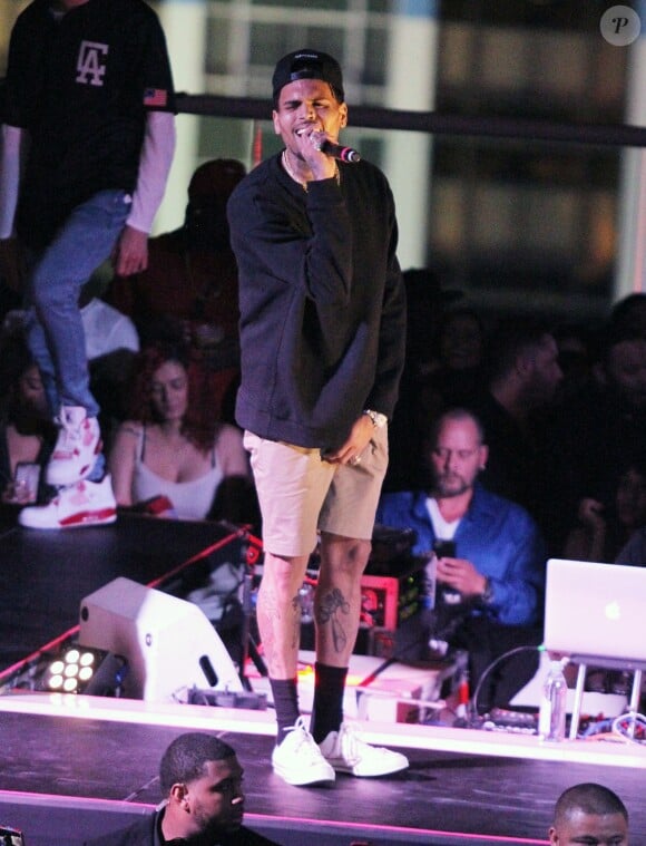 Chris Brown lance sa série de soirées "Nightsplash" au Drai's Beachclub situé dans l'hôtel et casino Cromwell à Las Vegas, le 26 avril 2016.