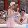 Exclusif - Prix spécial - No web - No blog - Katy Perry profite d'une belle journée ensoleillée sur une plage à Cabo San Lucas au Mexique. Katy danse, plaisante et s'amuse avec ses amies! le 11 mai 2017