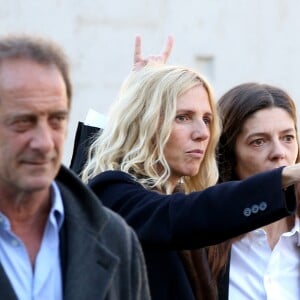 Vincent Lindon, Sandrine Kiberlain, Chiara Mastroianni - Traditionnel remake du célèbre film de Louis Lumière de 1895 "La Sortie de l'usine Lumière à Lyon" à l'occasion du 8ème Festival Lumière à Lyon. Le 15 octobre 2016 © Dominique Jacovides / Bestimage