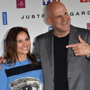 Virginie Ledoyen et Harlan Coben - Photocall de la série "Juste un regard", adaptation du roman à succès de l'écrivain H. Coben, au cinéma Gaumont Champs-Elysées Marignan à Paris, France, le 11 mai 2017. © Veeren/Bestimage