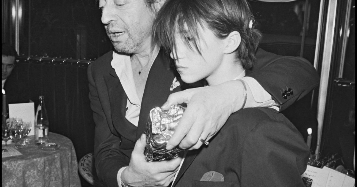 Serge Gainsbourg et sa fille Charlotte Gainsbourg après que celle ci eut reçu le César du