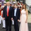 Donald Trump, sa femme Melania Trump et leur fils Barron Trump - Les Trump organisent leur première chasse aux œufs de Pâques sur les pelouses de la Maison-Blanche à Washington le 17 avril 2017.