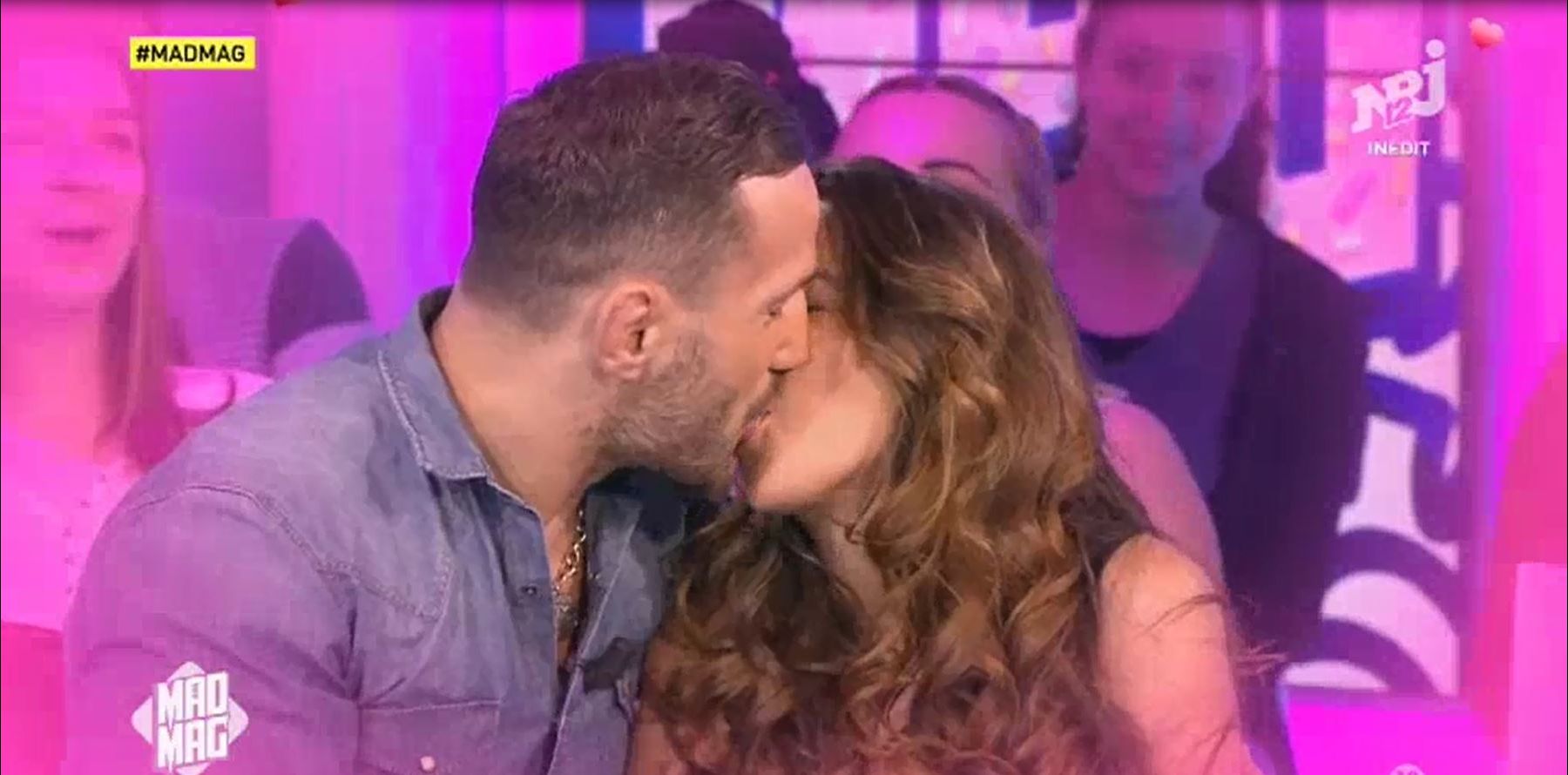 Kim Glow Et Son Copain Kim Glow et Sylvain Potard en couple : leur baiser langoureux enflamme  Twitter ! - Purepeople