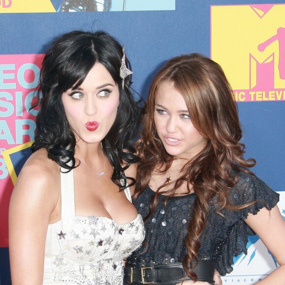Katy Perry et Miley Cyrus aux MTV Video Music Awards le 7 septembre 2008