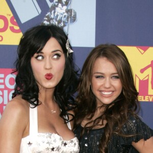 Katy Perry et Miley Cyrus aux MTV Video Music Awards le 7 septembre 2008