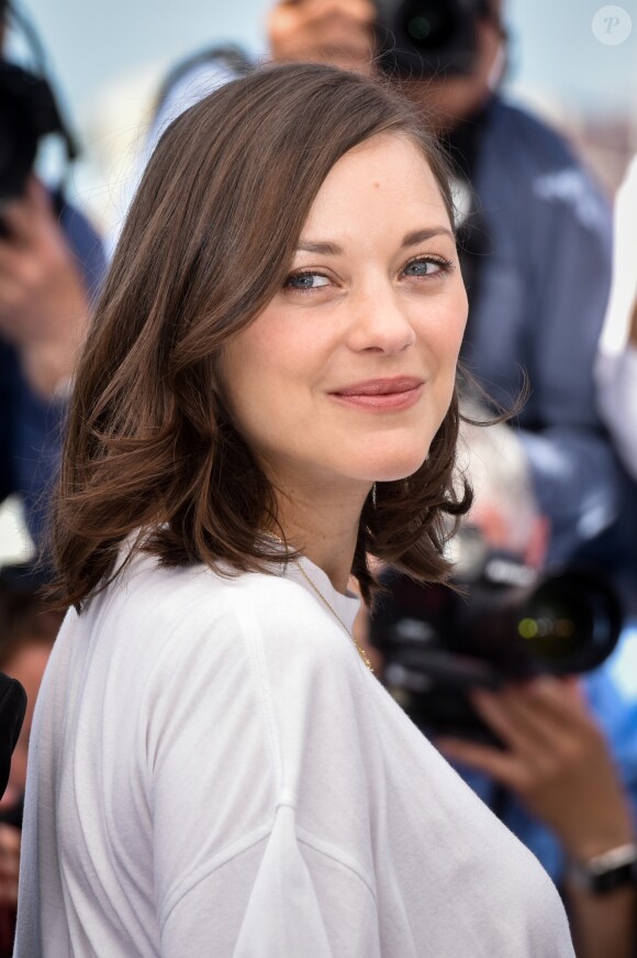 Marion Cotillard au photocall du film "Les Fantômes d'Ismaël" lors du 70e Festival International du Film de Cannes, le 17 mai 2017. © Giancarlo Gorassini/Bestimage