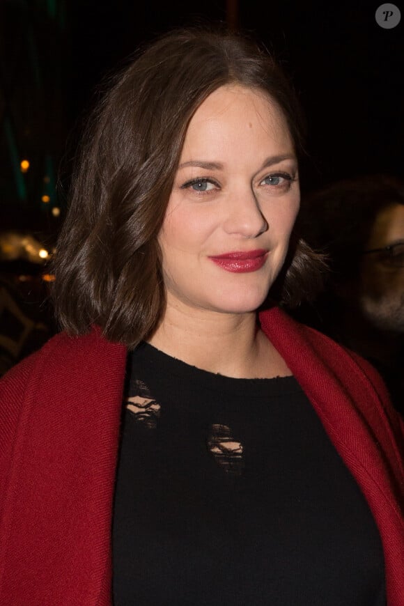 Marion Cotillard enceinte arrive à l'avant-première du film "Rock'n Roll" au Pathé Beaugrenelle à Paris le 13 février 2017.