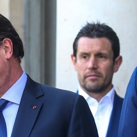 Antoine Griezmann et François Hollande - François Hollande reçoit l'équipe de France de football après la défaite en finale de l'Euro contre le Portugal au Palais de l'Elysée à Paris le 11 juillet 2016. © Cyril Moreau/Bestimage