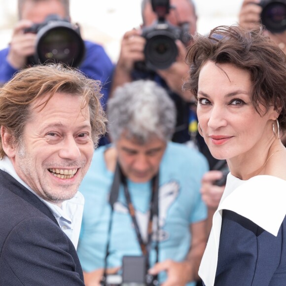 Mathieu Amalric et Jeanne Balibar au photocall de "Barbara" lors du 70ème Festival International du Film de Cannes, le 18 mai 2017. © Borde-Jacovides-Moreau/Bestimage