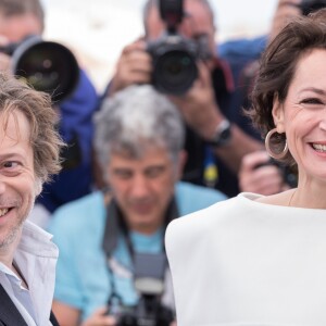 Mathieu Amalric et Jeanne Balibar au photocall de "Barbara" lors du 70ème Festival International du Film de Cannes, le 18 mai 2017. © Borde-Jacovides-Moreau/Bestimage
