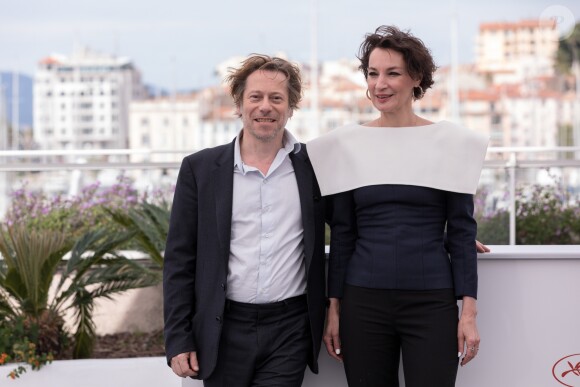 Mathieu Amalric et Jeanne Balibar au photocall de "Barbara" lors du 70ème Festival International du Film de Cannes, le 18 mai 2017. © Borde-Jacovides-Moreau/Bestimage