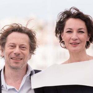 Mathieu Amalric et Jeanne Balibar au photocall de "Barbara" lors du 70ème Festival International du Film de Cannes, le 18 mai 2017. © Borde-Jacovides-Moreau/Bestimage