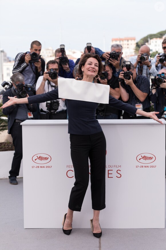 Jeanne Balibar au photocall de "Barbara" lors du 70ème Festival International du Film de Cannes, le 18 mai 2017. © Borde-Jacovides-Moreau/Bestimage