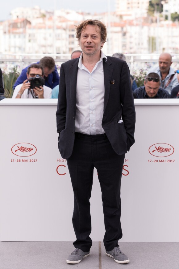 Mathieu Amalric au photocall de "Barbara" lors du 70ème Festival International du Film de Cannes, le 18 mai 2017. © Borde-Jacovides-Moreau/Bestimage