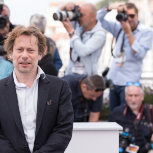 Mathieu Amalric au photocall de "Barbara" lors du 70ème Festival International du Film de Cannes, le 18 mai 2017. © Borde-Jacovides-Moreau/Bestimage