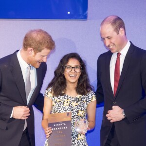 Le prince William, duc de Cambridge et le prince Harry lors de la remise des prix du "The Diana award" à Londres le 18 mai 2017