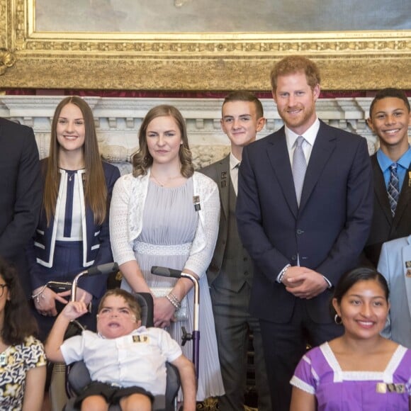 Le prince William, duc de Cambridge et le prince Harry lors de la remise des prix du "The Diana award" à Londres le 18 mai 2017