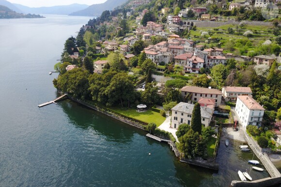 Vue aérienne de la Villa d'Oleandra, appartenant à l'acteur américain George Clooney à Laglio sur le Lac de Côme, Italie, le 2 avril 2017.