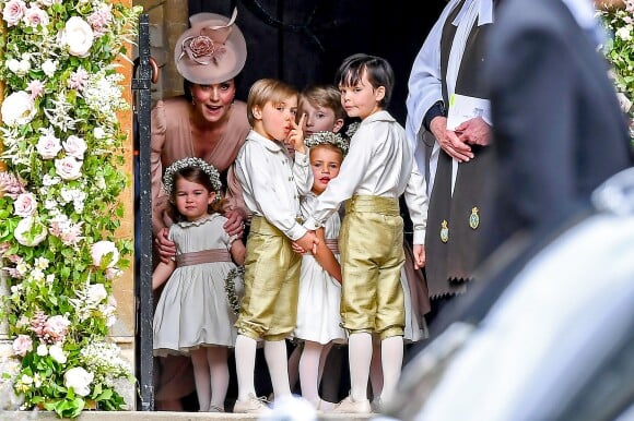 Catherine (Kate) Middleton, duchesse de Cambridge avec sa fille, la princesse Charlotte de Cambridge - Mariage de Pippa Middleton et James Matthews, en l'église St Mark's, à Englefield, Berkshire, Royaume Uni, le 20 mai 2017.
