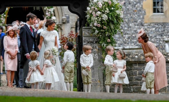 Pippa Middleton, James Matthews, Catherine (Kate) Middleton, duchesse de Cambridge et son fils le prince George de Cambridge - Mariage de Pippa Middleton et James Matthews, en l'église St Mark's, à Englefield, Berkshire, Royaume Uni, le 20 mai 2017.