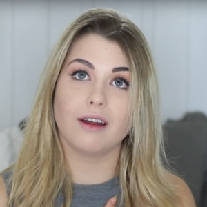 EnjoyPhoenix se confie sur son mal-être dans une vidéo Youtube, postée le 19 mai 2017.