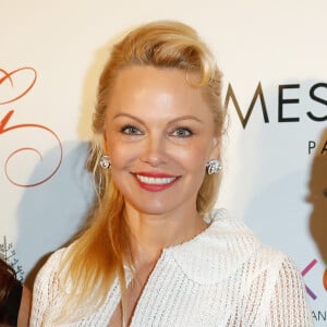 Pamela Anderson lors du photocall de la 8ème édition du "Global Gift Gala" à l'hôtel Four Seasons George V à Paris, le 16 mai 2017. © Marc Ausset-Lacroix/Bestimage