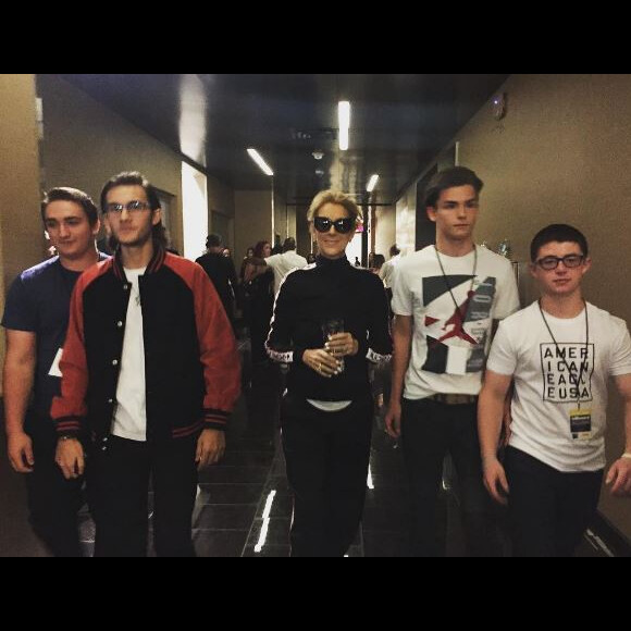 Céline Dion arrive avec son fils René-Charles et des amis aux Billboard Music Awards à Las Vegas, le 21 mai 2017