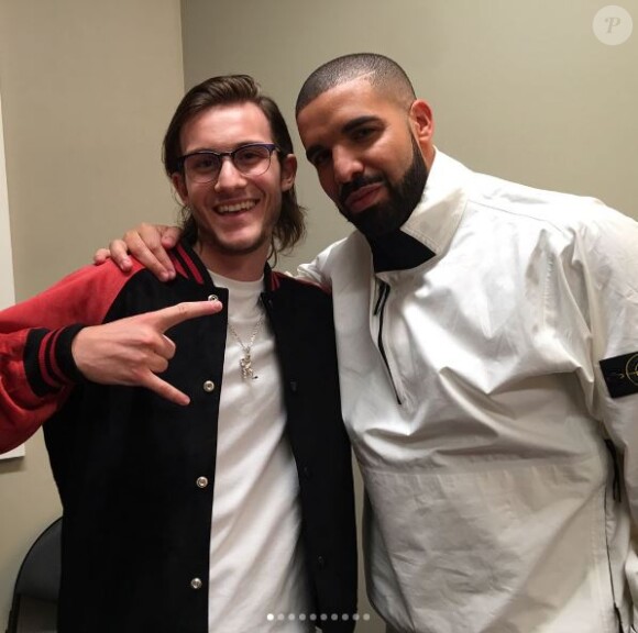 René-Charles pose avec Drake aux Billboard Music Awards à Las Vegas, le 21 mai 2017