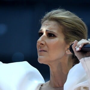 Céline Dion sur la scène de la T-Mobile arena de Las Vegas aux Billboard Music Awards, le 21 mai 2017
