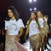 Kendall Jenner, Heidi Klum et Natasha Poly - Défilé de mode de la fondation "Fashion for Relief" à l'aéroport de Cannes-Mandelieu, en marge du 70e Festival International du Film de Cannes. Cannes, le 21 mai 2017. © Giancarlo Gorassini/Bestimage