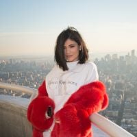 Kylie Jenner : Petite lingerie et piercing au téton, elle met le paquet