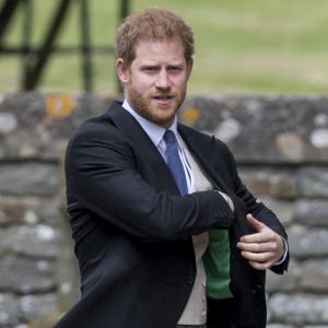 Le prince Harry a assisté le 20 mai 2017 au mariage de Pippa Middleton et James Matthews à l'église St Mark d'Englefield sans sa compagne Meghan Markle, qui attendait à Englefield House non loin de là et a ensuite pris part avec lui à la fête chez les Middleton, à Bucklebury.