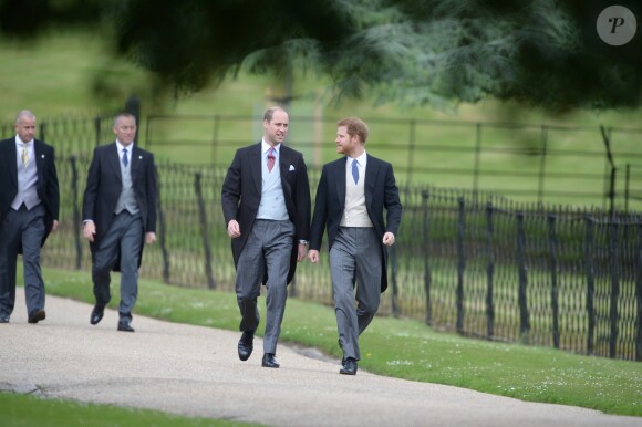 Le prince Harry a assisté le 20 mai 2017 au mariage de Pippa Middleton et James Matthews à l'église St Mark d'Englefield sans sa compagne Meghan Markle, qui attendait à Englefield House non loin de là et a ensuite pris part avec lui à la fête chez les Middleton, à Bucklebury.