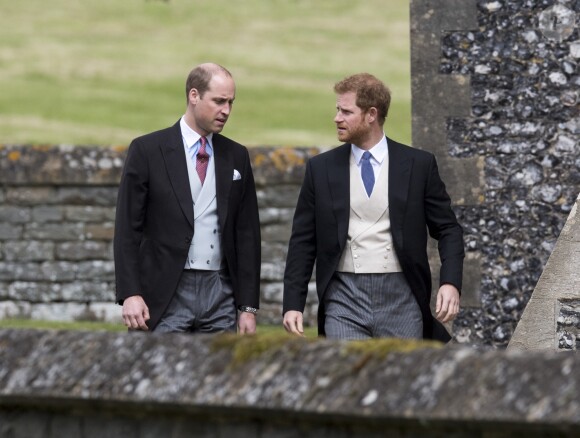 Le prince Harry a assisté le 20 mai 2017 au mariage de Pippa Middleton et James Matthews à l'église St Mark d'Englefield sans sa compagne Meghan Markle, qui attendait à Englefield House non loin de là et a ensuite pris part avec lui à la fête chez les Middleton, à Bucklebury.