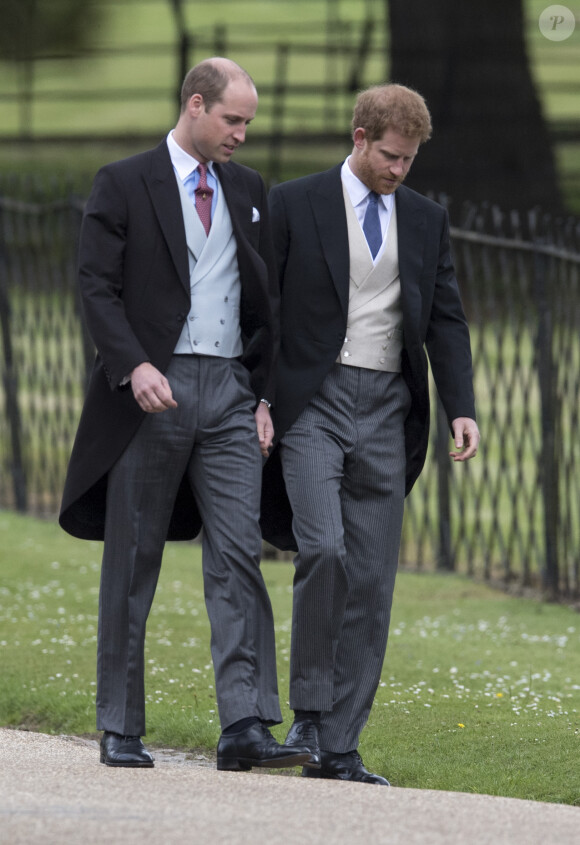 Le prince Harry a assisté le 20 mai 2017 au mariage de Pippa Middleton et James Matthews à l'église St Mark d'Englefield sans sa compagne Meghan Markle, qui attendait à Englefield House non loin de là et a ensuite pris part avec lui à la fête chez les Middleton, à Bucklebury.