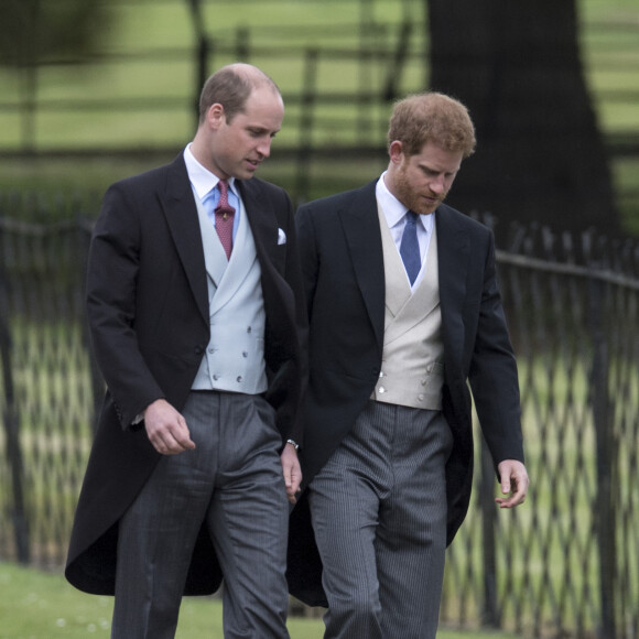 Le prince Harry a assisté le 20 mai 2017 au mariage de Pippa Middleton et James Matthews à l'église St Mark d'Englefield sans sa compagne Meghan Markle, qui attendait à Englefield House non loin de là et a ensuite pris part avec lui à la fête chez les Middleton, à Bucklebury.