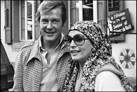 Roger Moore et Luisa Mattioli à Gstaad en 1981.