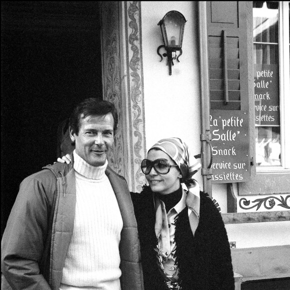 Roger Moore et Luisa Mattioli à Gstaad en 1975.