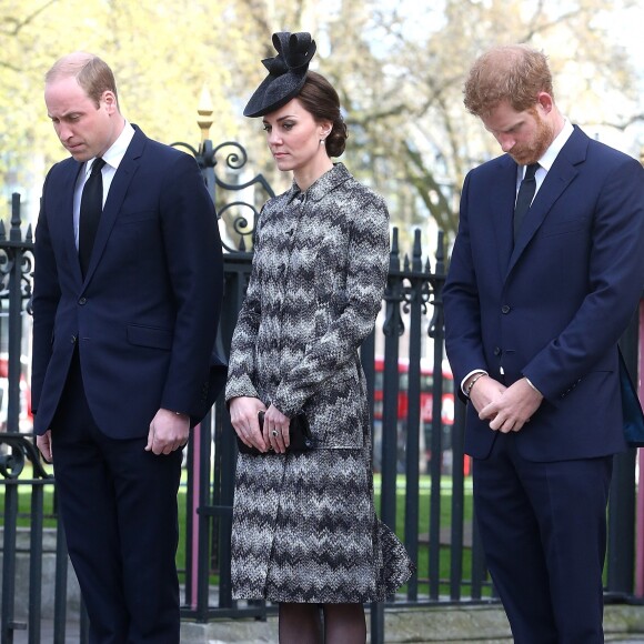 Le prince William, duc de Cambridge, et Kate Catherine Middleton, duchesse de Cambridge, le prince Harry - Hommage aux victimes de l'attentat de Londres à l'abbaye de Westminster à Londres. Le 5 avril 2017