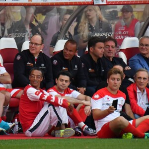 Le prince Albert II de Monaco sur le banc des remplaçants avec ses coéquipiers - Traditionnel match de football caritatif opposant l'A.S. Star Team for Children à l'Association Mondiale des Pilotes de F1, au stade Louis II, à Monaco, le 23 mai 2017. © Michael Alesi/Bestimage
